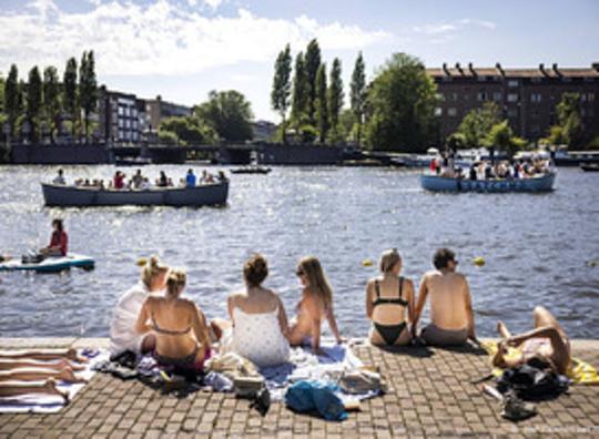 Ga je op vakantie in eigen land, bijvoorbeeld naar een hotel? Het blijft warm