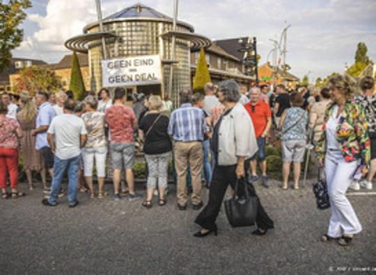 Albergenaren verliezen vertrouwen in gemeente na tumultueus gesprek over hotel