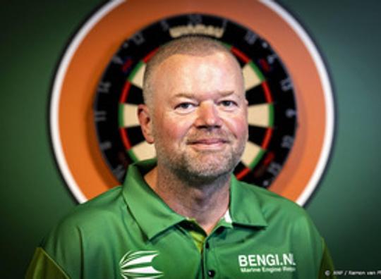 Van Barneveld wint ook derde groepsduel op Grand Slam of Darts